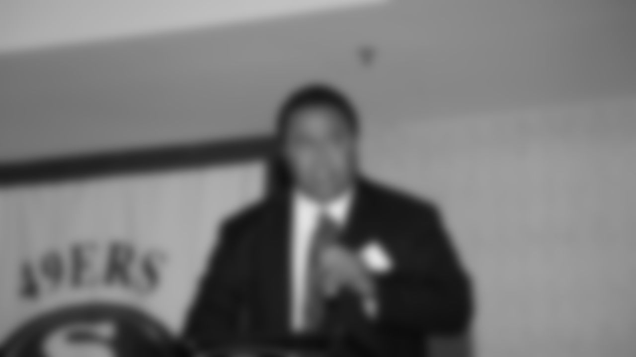 Alumnus Jesse Sapolu