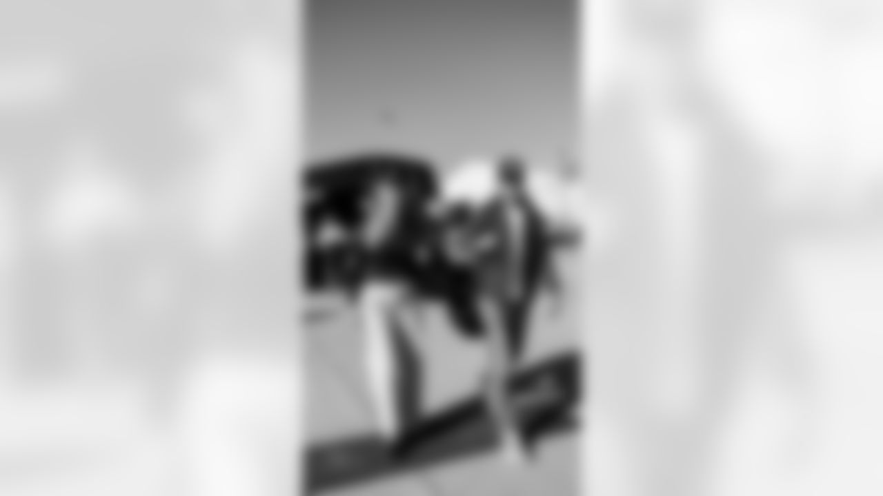 Head coach Kyle Shanahan