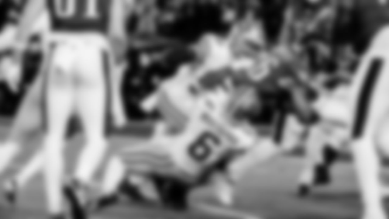 S Malik Mustapha, LB Curtis Robinson