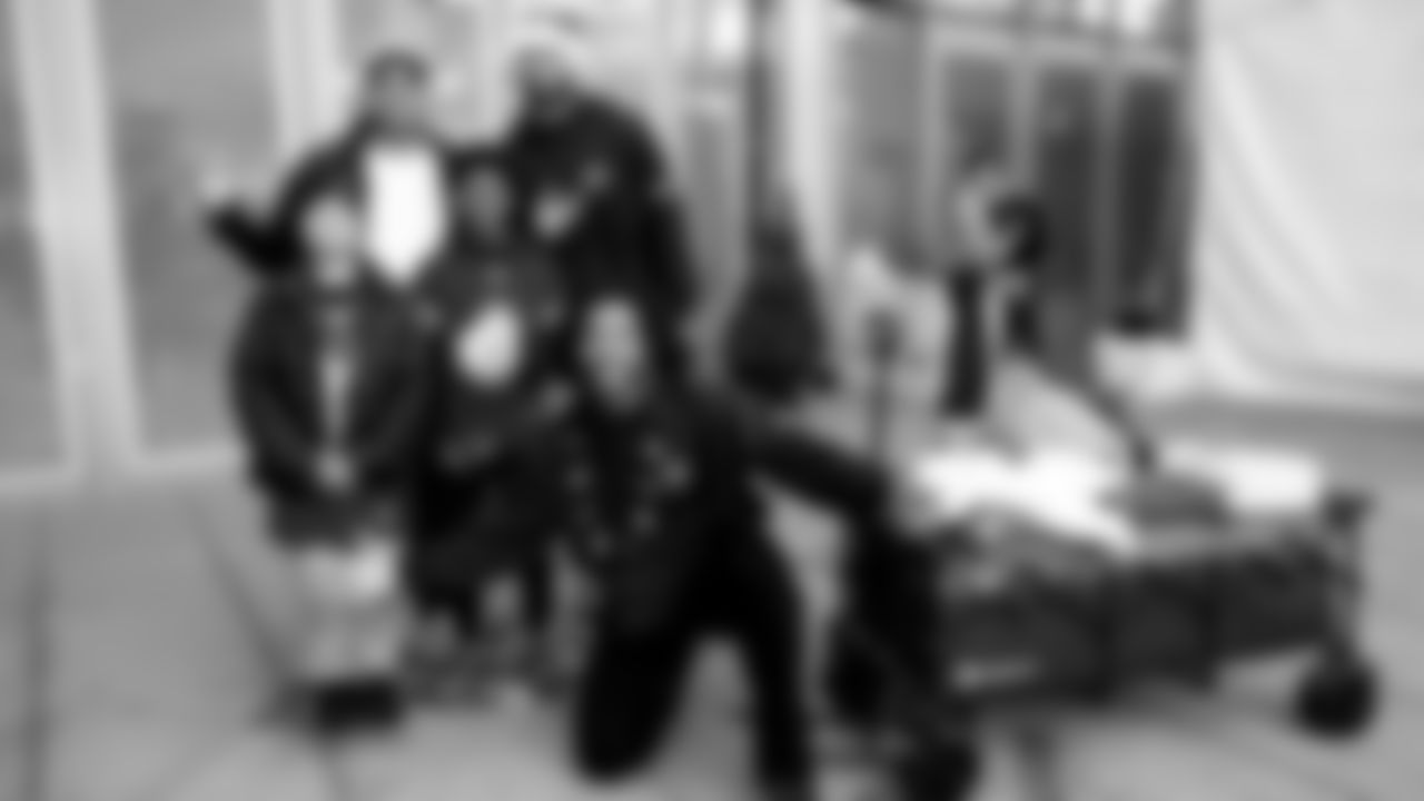 LB Curtis Robinson, LB Eric Kendricks