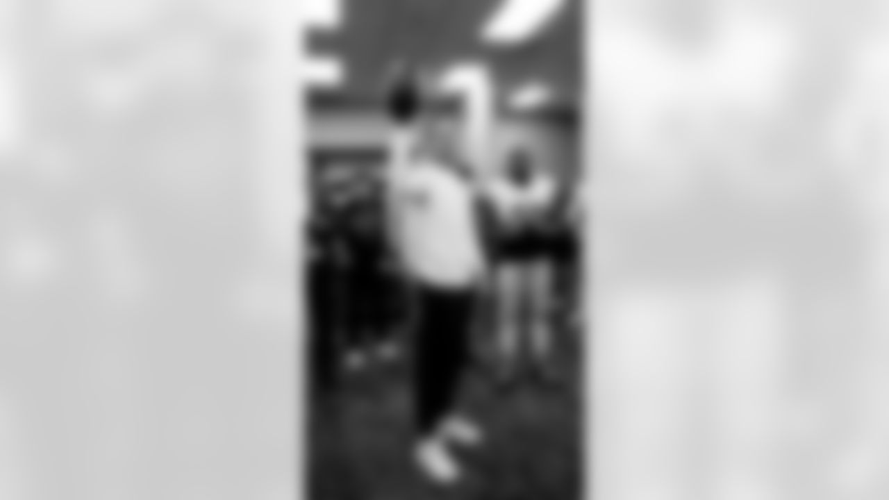 Head coach Kyle Shanahan