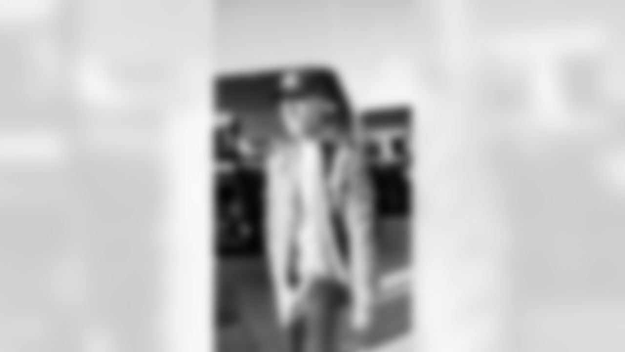 Head coach Kyle Shanahan