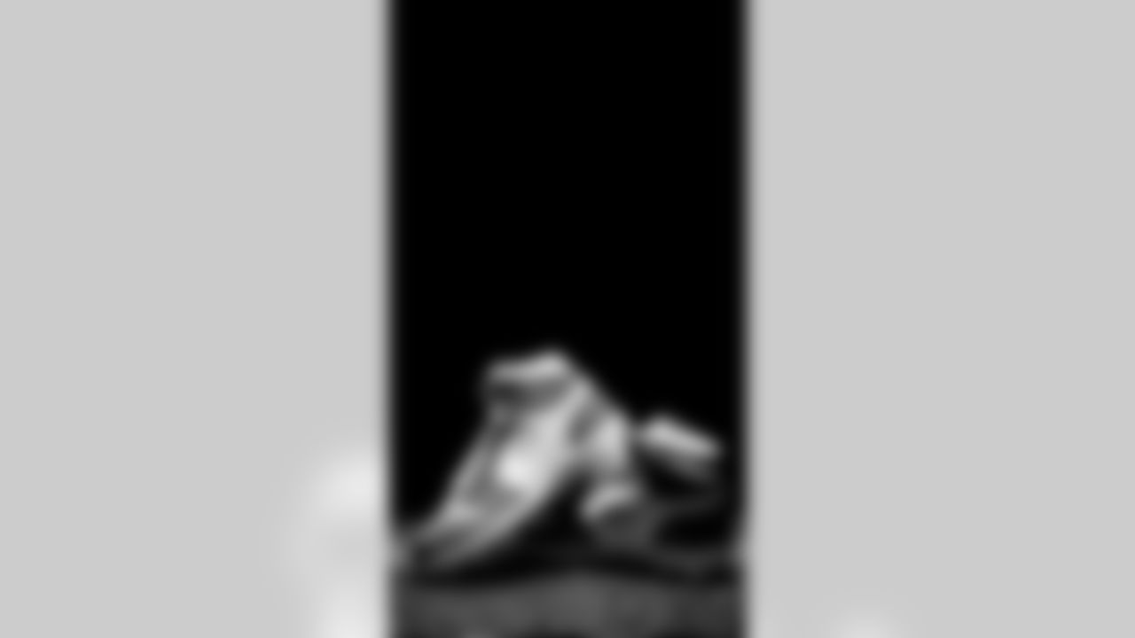 TE Luke Farrell - Broadmoor School Bobcats