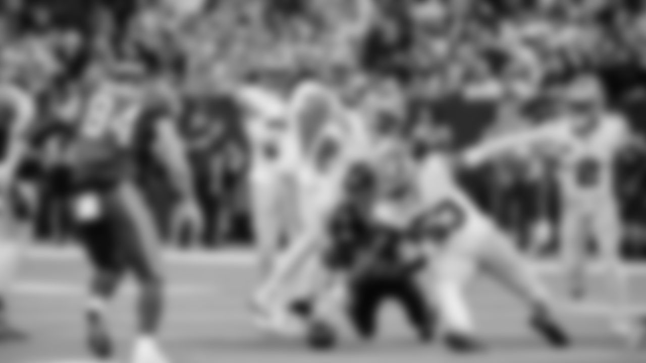 S Malik Mustapha, LB Dee Winters