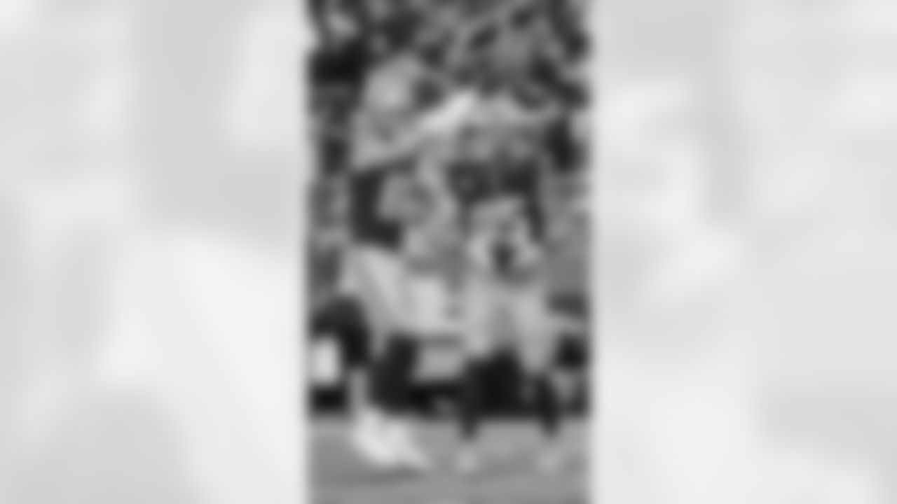 TE Jake Tonges, TE George Kittle