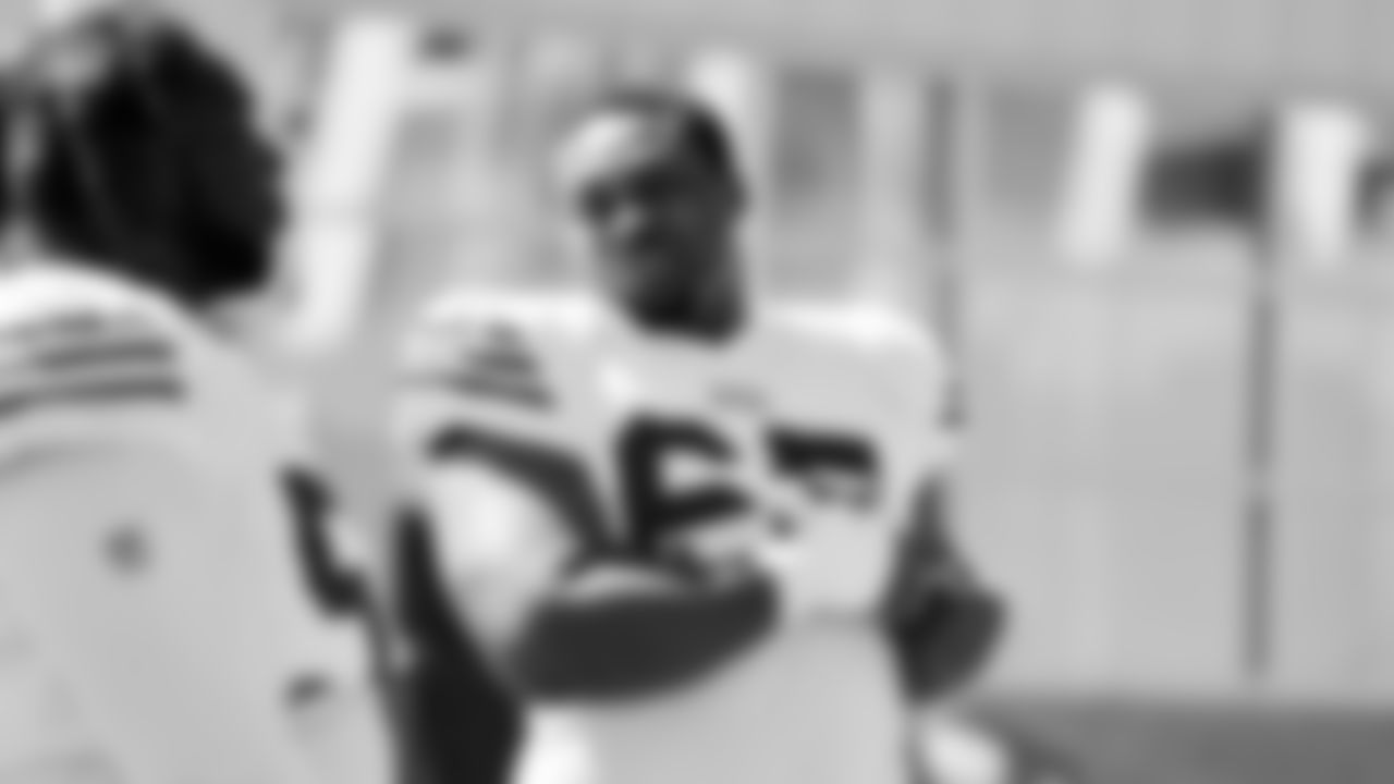 DL Shakel Brown