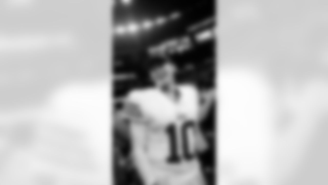QB Mac Jones