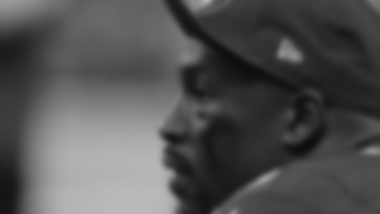 TE Vernon Davis