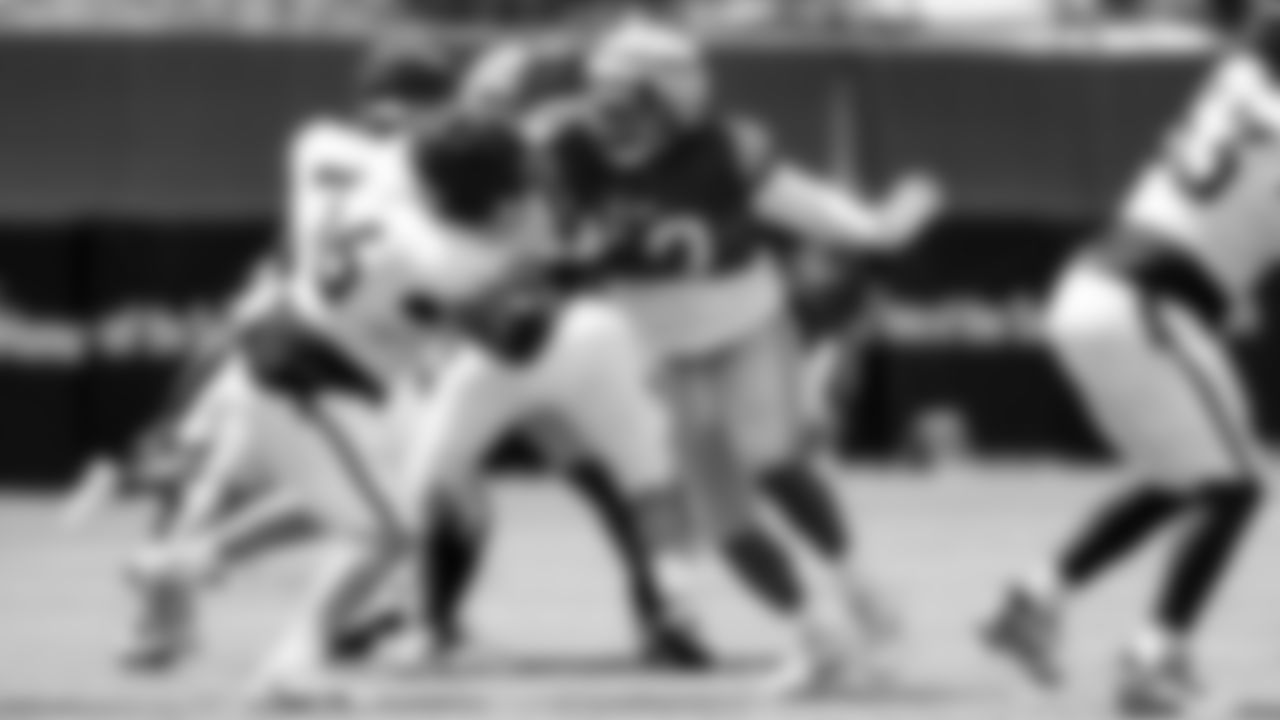 DL Bruce Hector