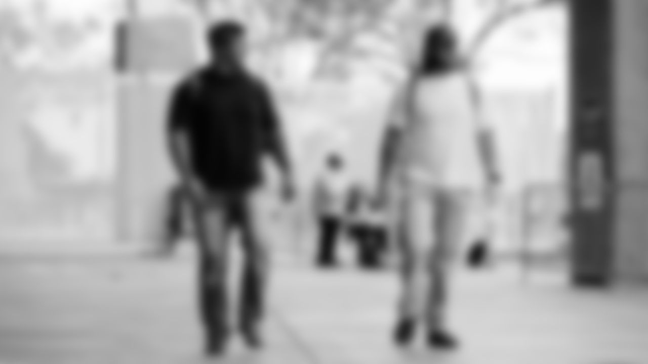 DL Sebastian Valdez, OL Connor Colby