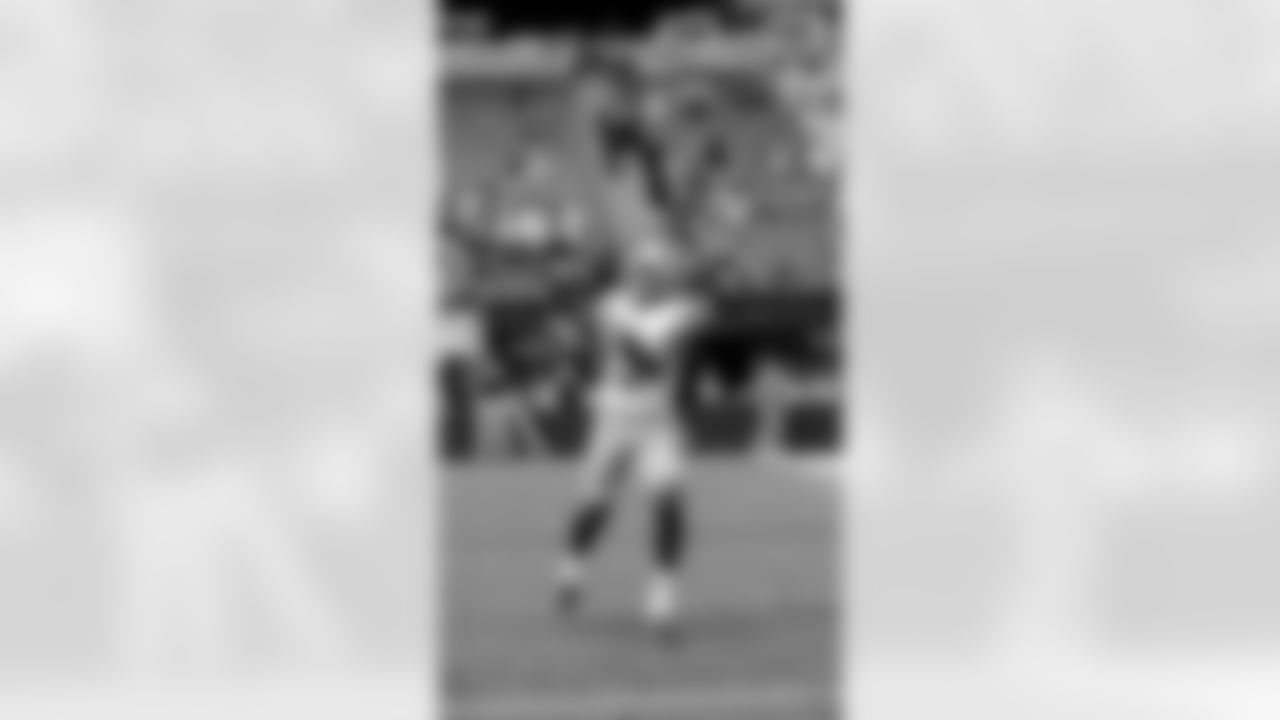 WR Demarcus Robinson