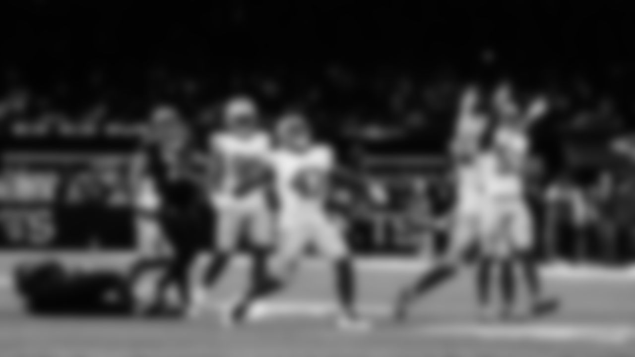 DL Bryce Huff, LB Dee Winters