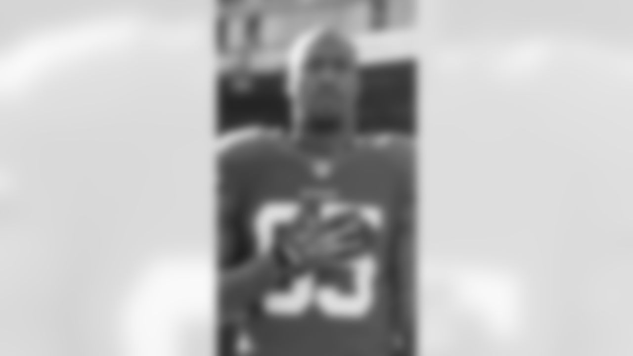 TE Vernon Davis
