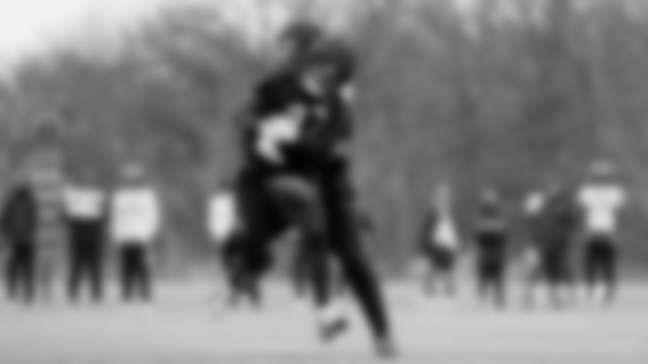 Chicago Bears players and coaches on the field for practice at Halas Hall, Thursday, January 1, 2026, in Lake Forest, Illinois.