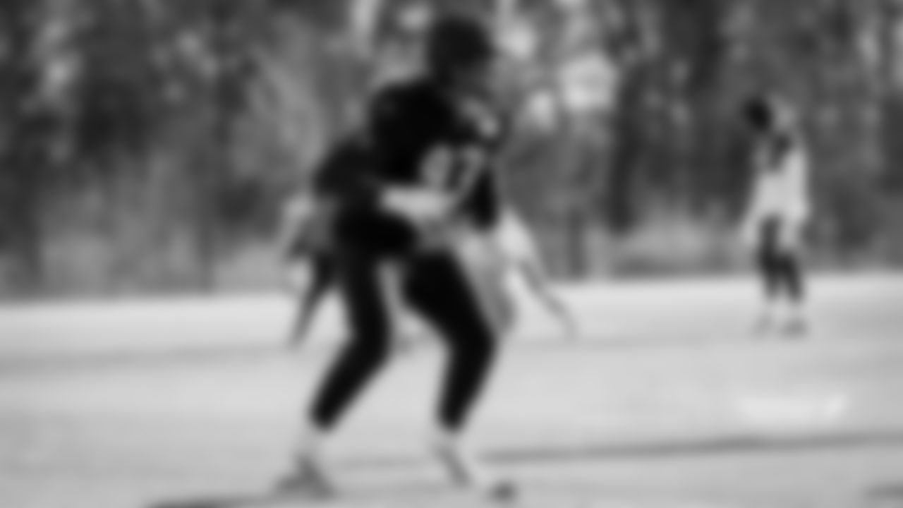 Chicago Bears players and coaches on the field for practice at Halas Hall, Tuesday, December 23, 2025, in Lake Forest, Illinois.