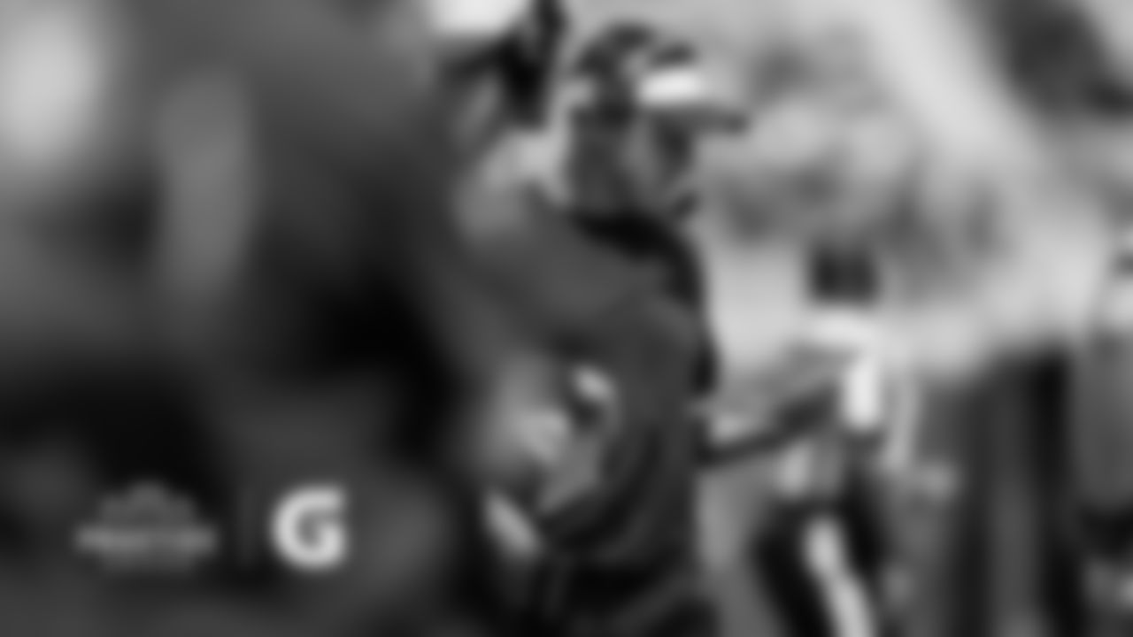 Defensive coordinator Dennis Allen