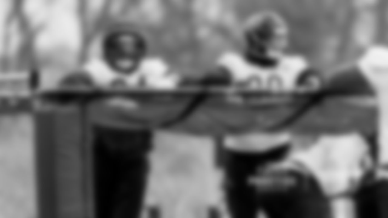 Chicago Bears players and coaches on the field for practice at Halas Hall, Thursday, January 1, 2026, in Lake Forest, Illinois.