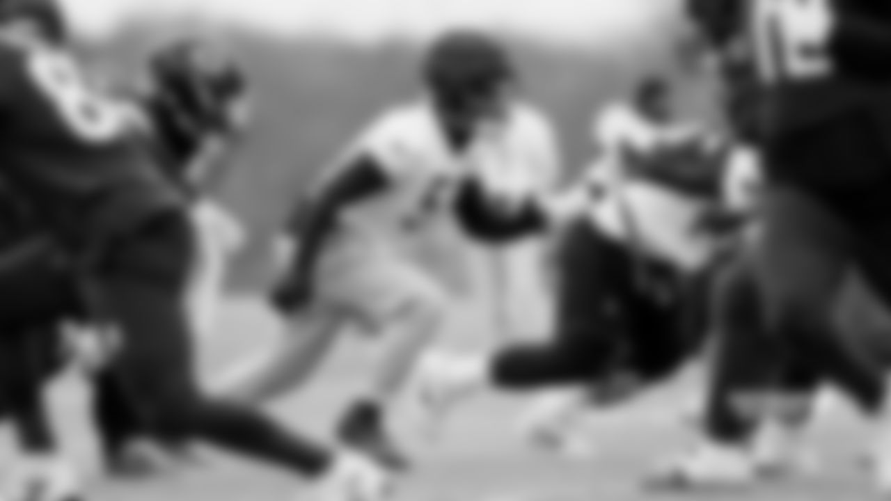 Chicago Bears players and coaches on the field for practice at Halas Hall, Thursday, January 1, 2026, in Lake Forest, Illinois.