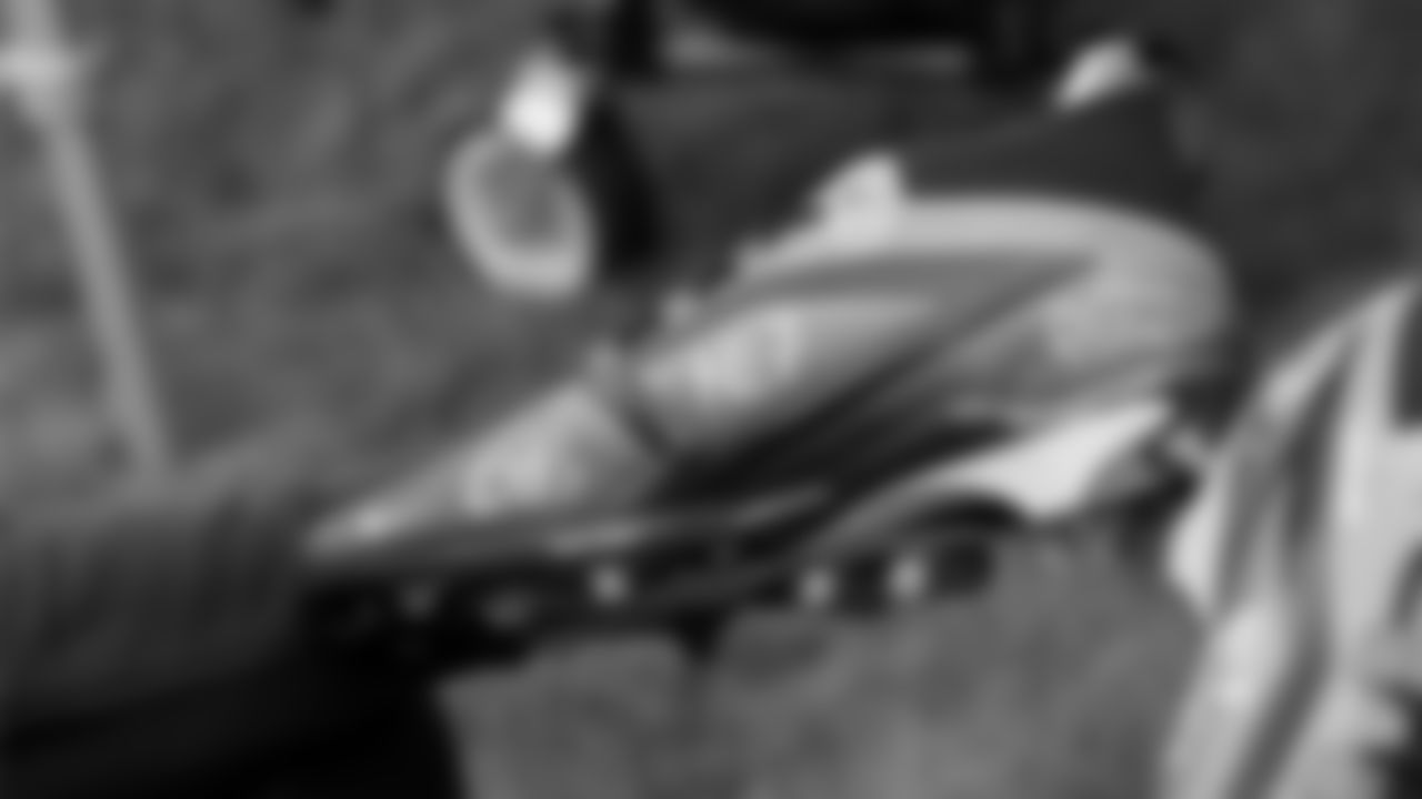 Tremaine Edmunds-cleats_0000__JF29280.jpg