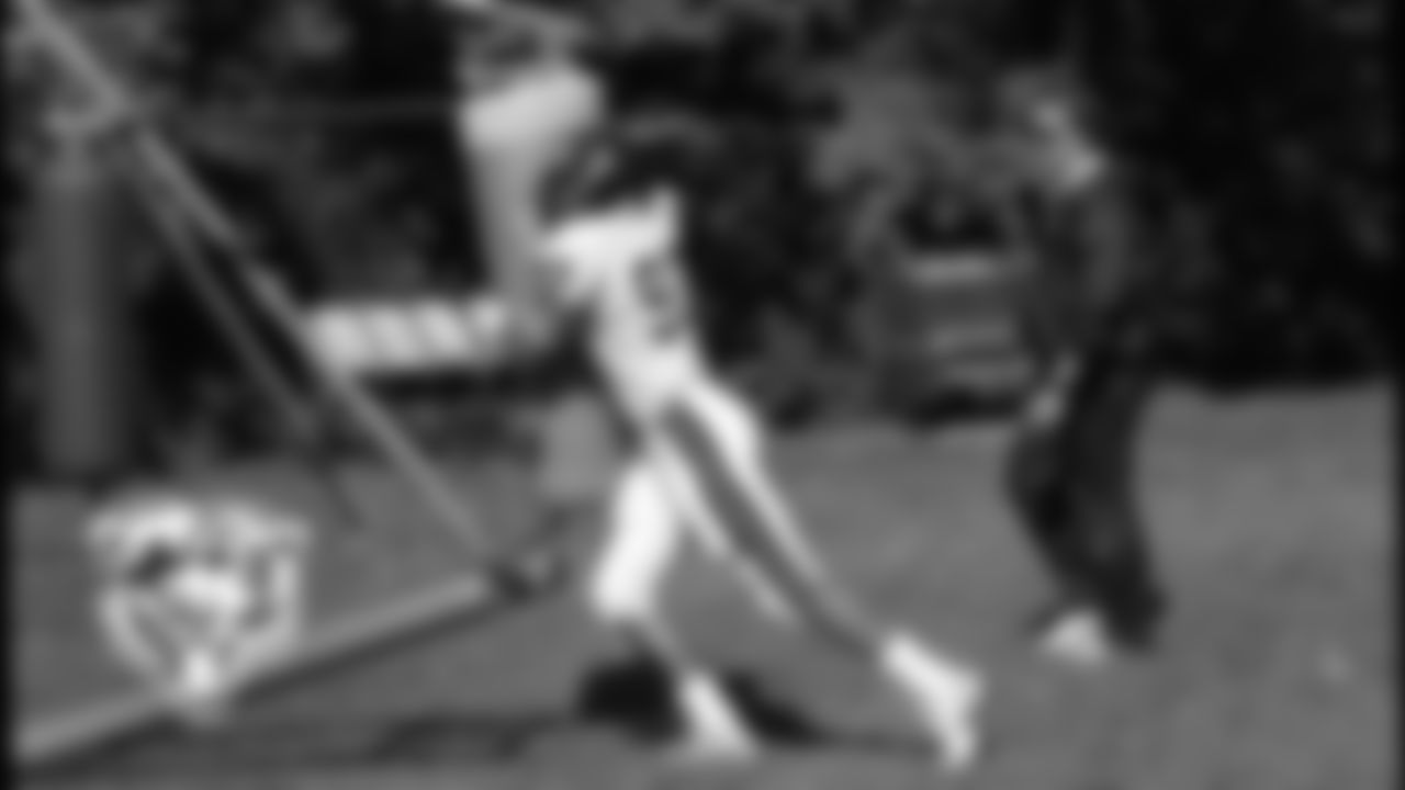 VOL_06_CAMP_TRAVEL_LOCKERROOM_268_X