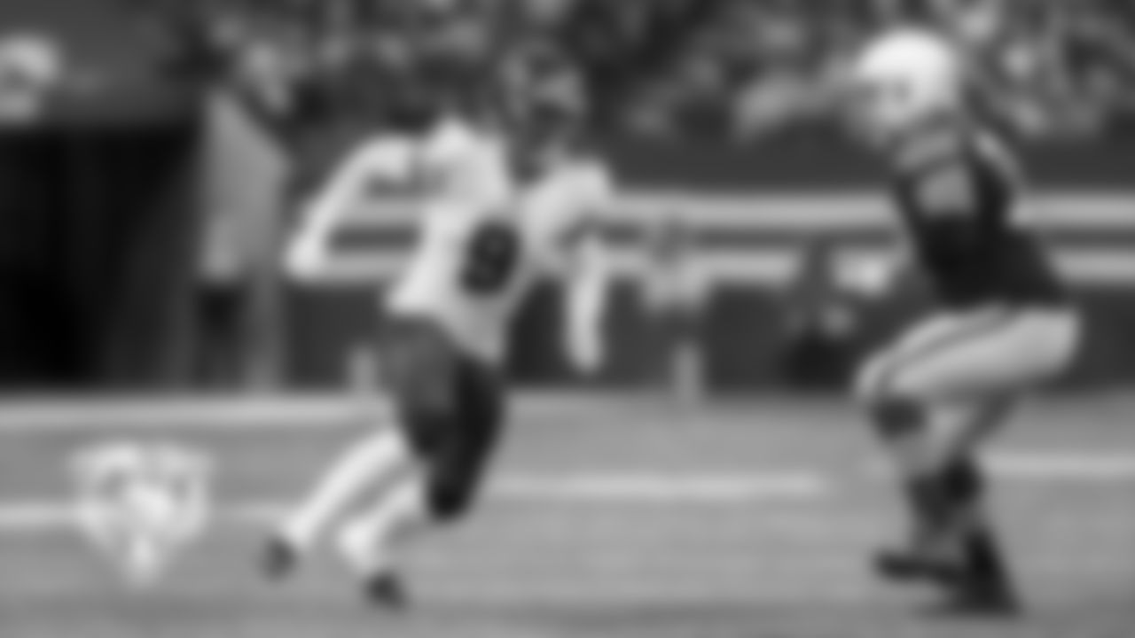 Joe-Tryon-Shoyinka-08