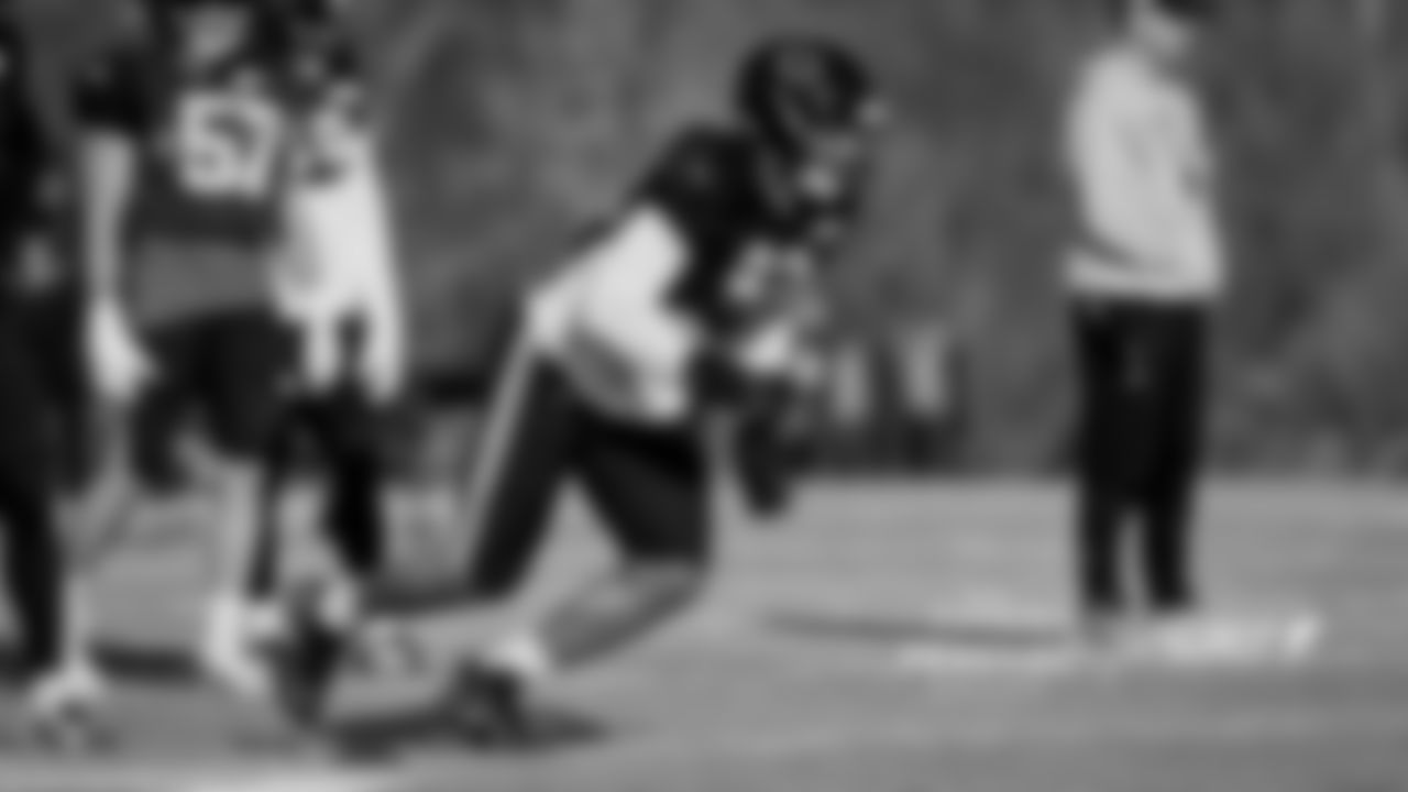 Chicago Bears players and coaches on the field for practice at Halas Hall, Tuesday, December 23, 2025, in Lake Forest, Illinois.
