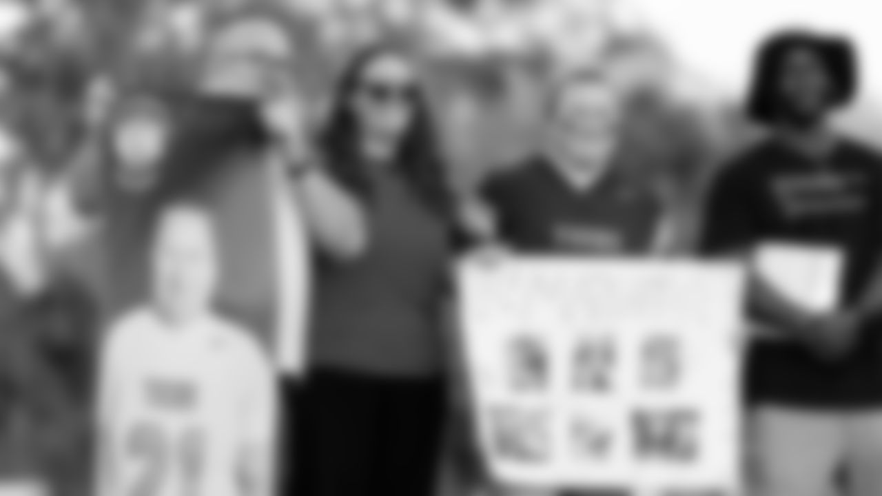 Senior Night _0004__MJ18185.jpg