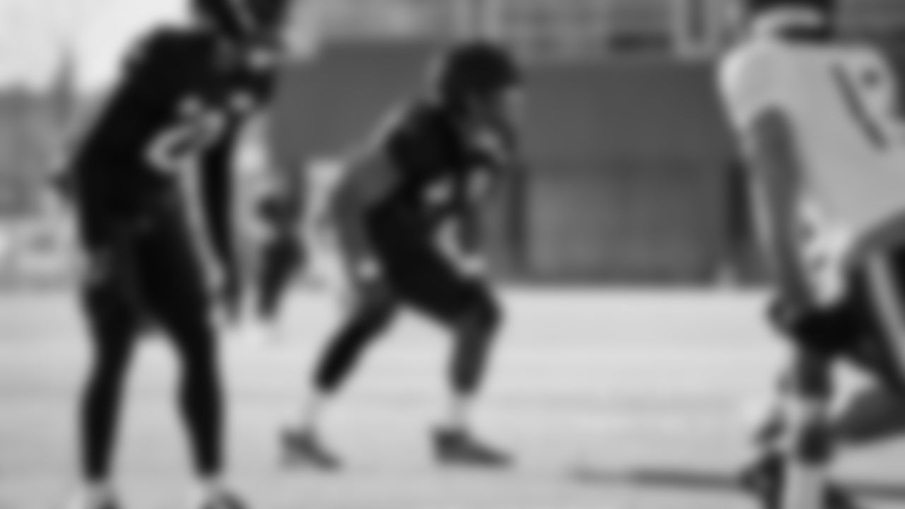 Chicago Bears players and coaches on the field for practice at Halas Hall, Tuesday, December 23, 2025, in Lake Forest, Illinois.