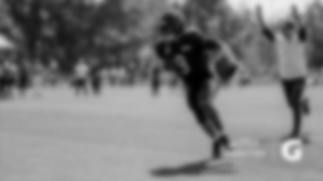DB Jaquan Brisker