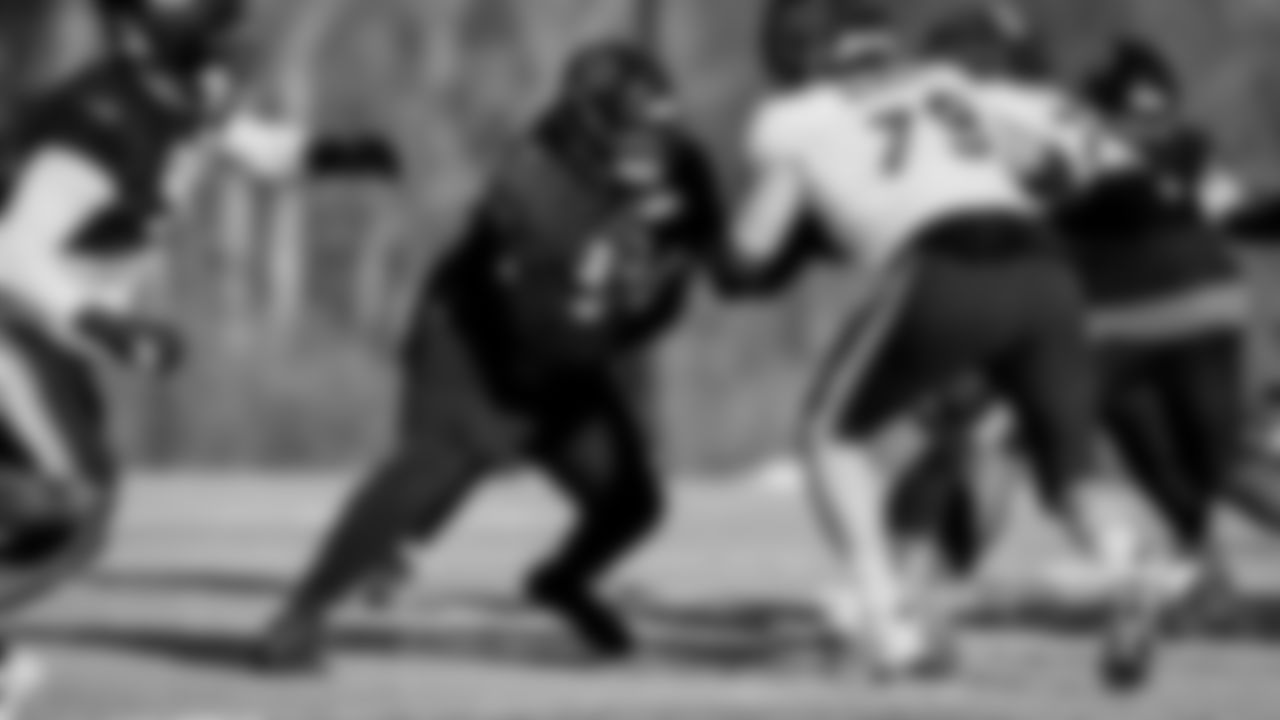 Chicago Bears players and coaches on the field for practice at Halas Hall, Tuesday, December 23, 2025, in Lake Forest, Illinois.