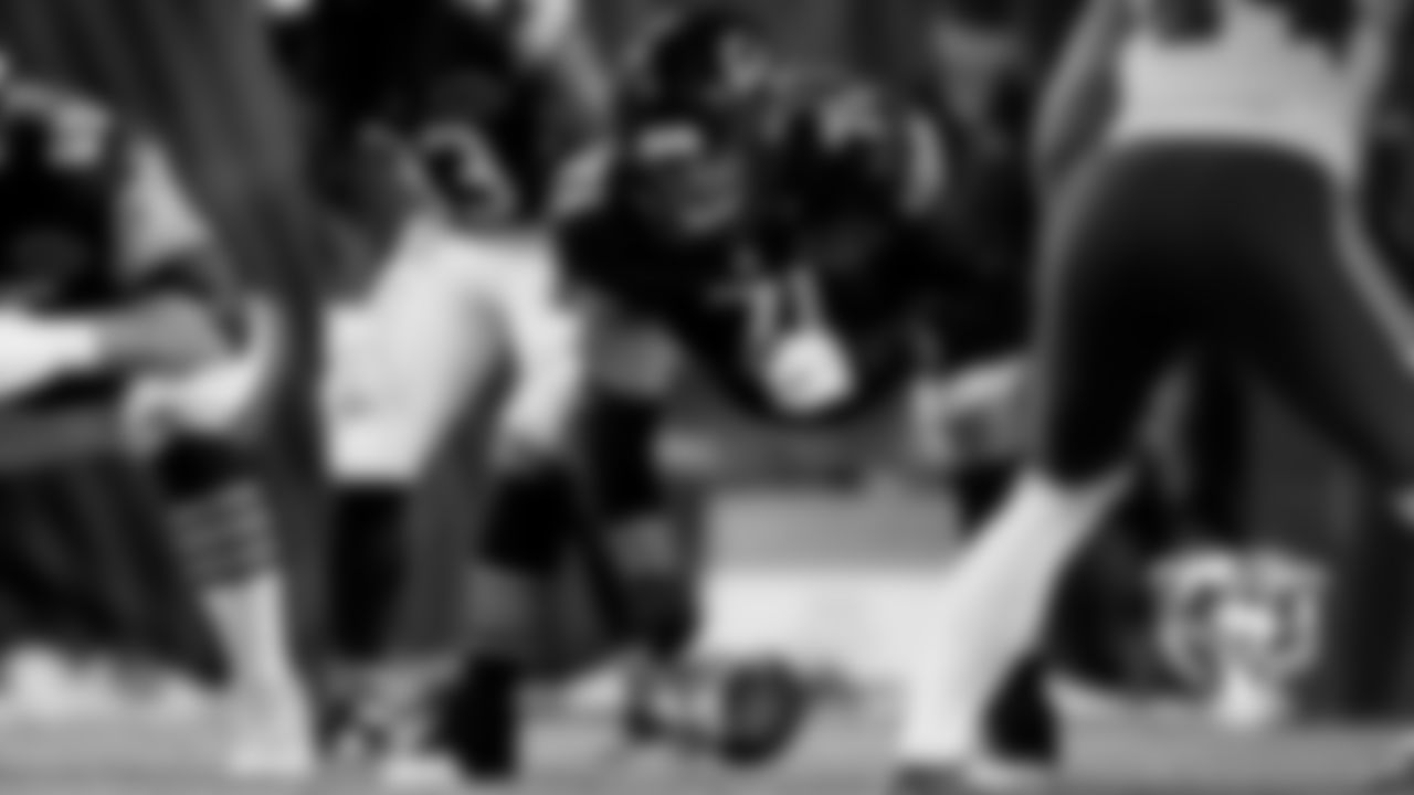 OL Ryan Bates | #71