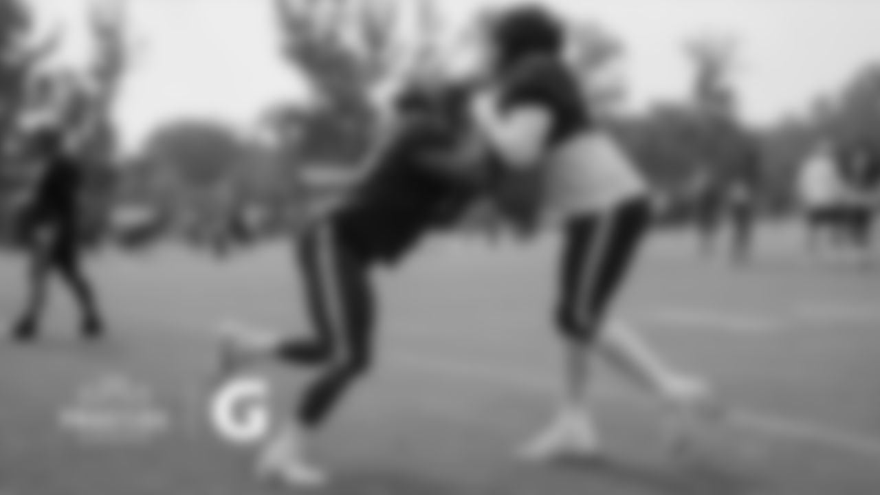 OL Joshua Miles, OL Darnell Wright