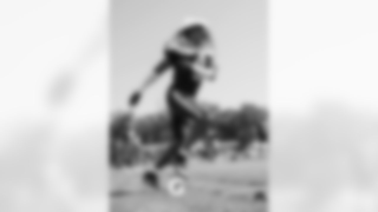 DB Jaquan Brisker