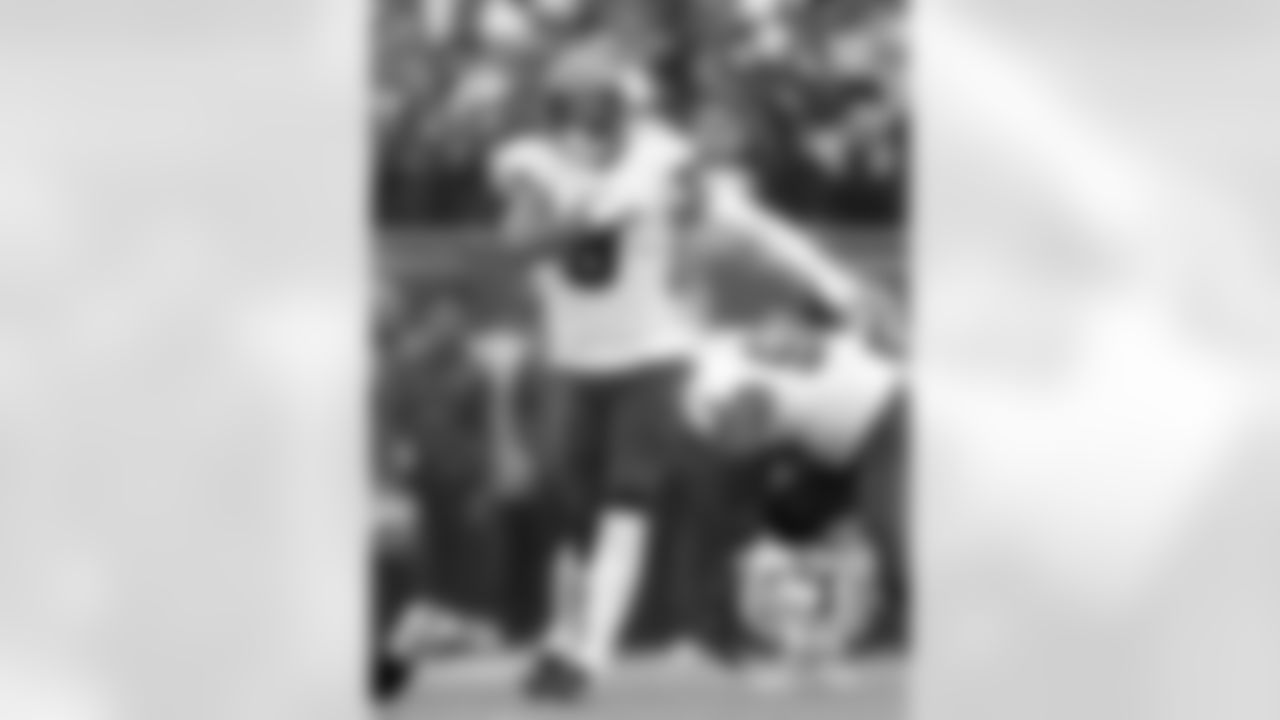 Joe-Tryon-Shoyinka-11