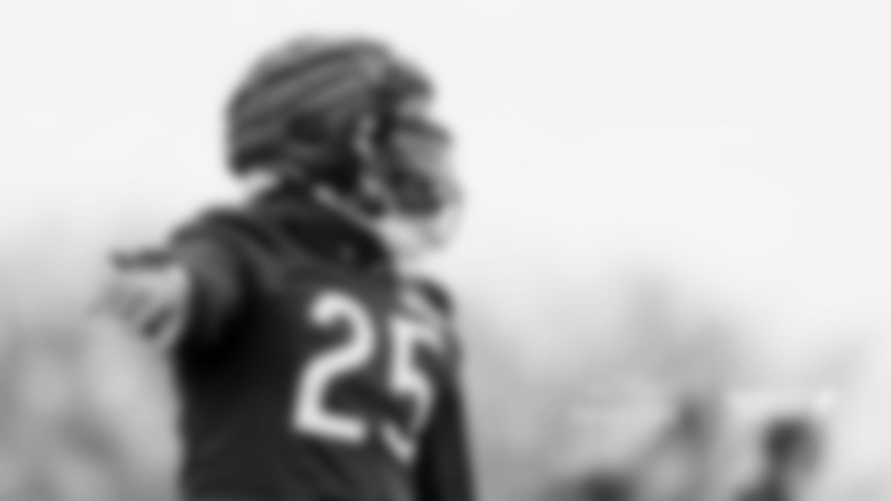 Chicago Bears players and coaches on the field for practice at Halas Hall, Thursday, January 1, 2026, in Lake Forest, Illinois.