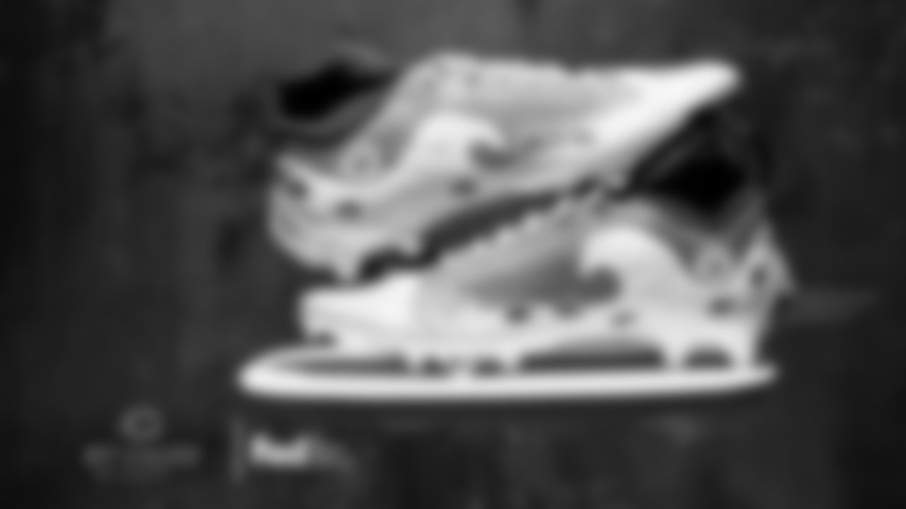 QB Caleb Williams

Caleb Cares Foundation