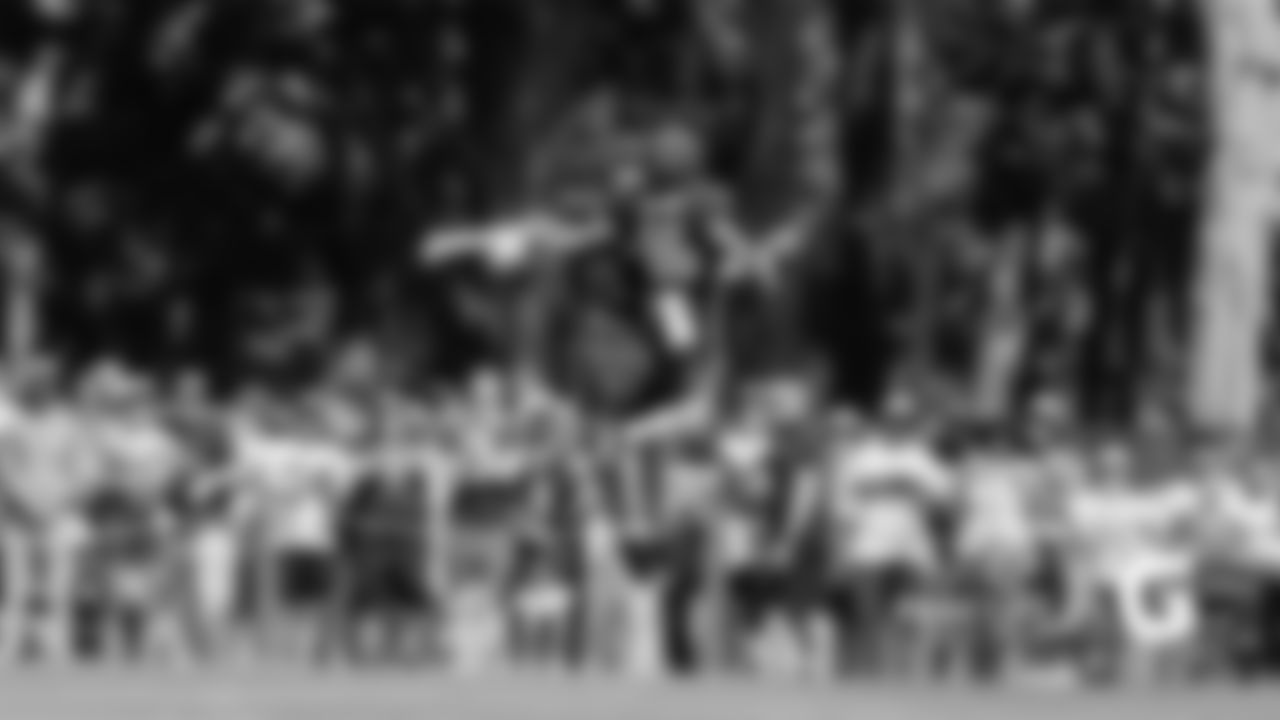 TE Joel Wilson