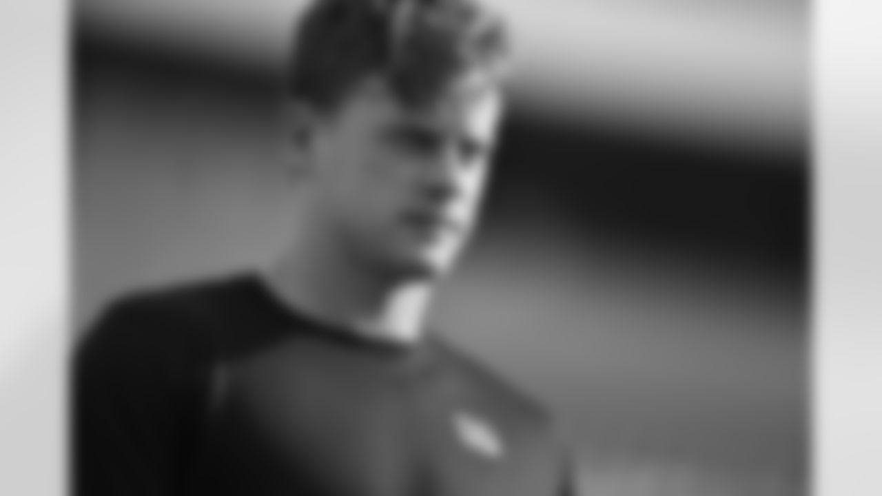 QB Joe Burrow warms up at Lincoln Financial Field ahead of the Bengals' Preseason Week 1 game against the Philadelphia Eagles, Thursday, Aug. 7, 2025.