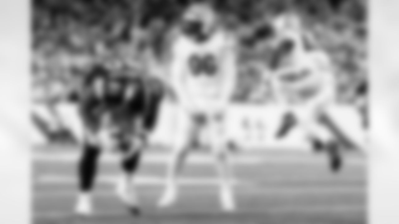 View some of the top shots from Thursday Night Football against the Pittsburgh Steelers.