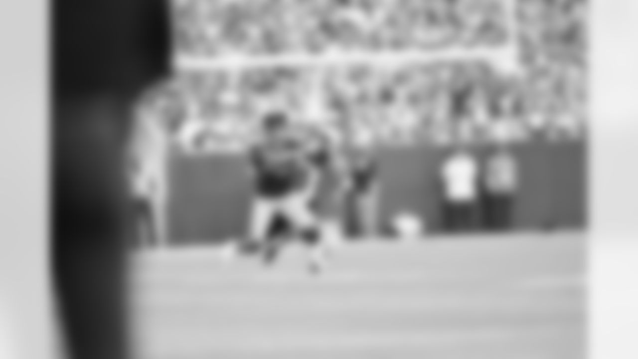 CB DJ Turner breaks up a pass during Week 6 against the Packers in Green Bay, Sunday, Oct. 12, 2025.