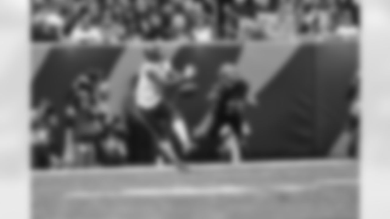 CB Cam Taylor-Britt breaks up a pass during Week 9 against the Chicago Bears at Paycor Stadium, Sunday, Nov. 2, 2025.