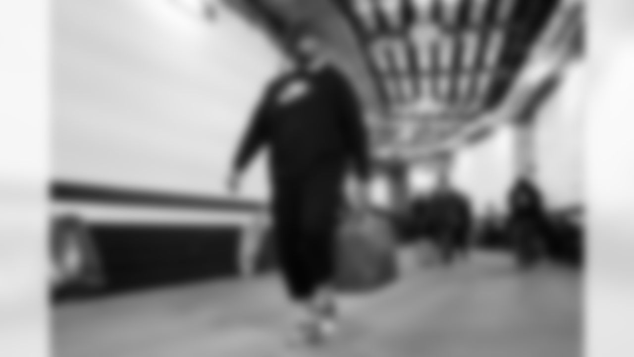 OT Orlando Brown Jr. arrives at M&T Bank Stadium ahead of Week 13 against the Baltimore Ravens, Thursday, Nov. 27, 2025.