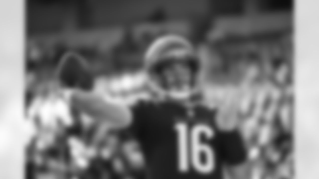 QB Joe Flacco warms up at Paycor Stadium ahead of Week 8 against the New York Jets, Sunday, Oct. 26, 2025.