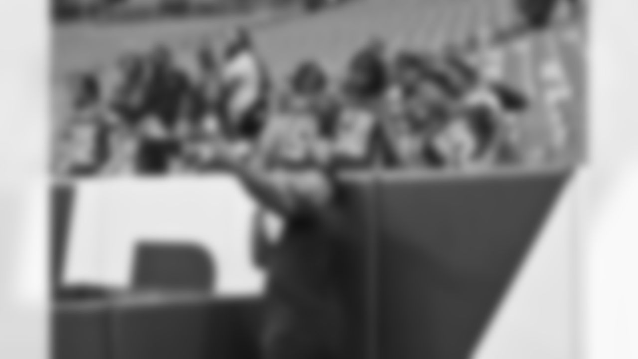 DT Kris Jenkins Jr. takes a selfie with fans ahead of the Bengals' Preseason Week 2 game against the Washington Commanders, Monday, Aug. 18, 2025.