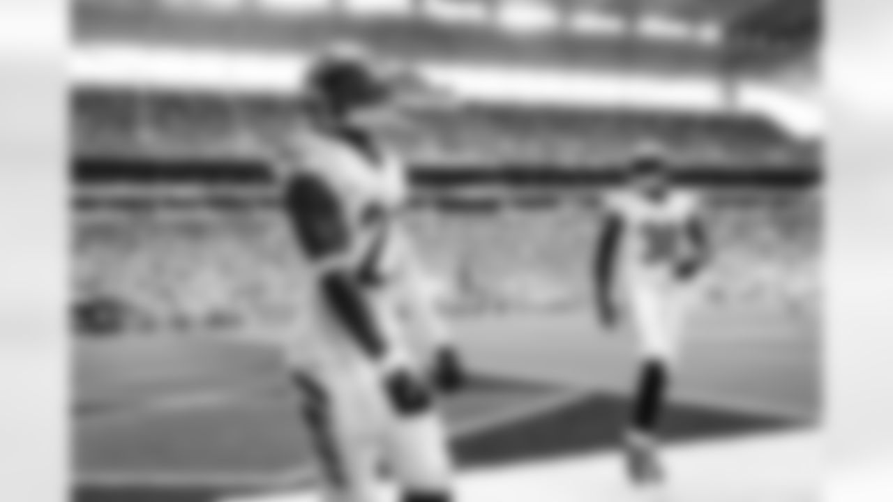 S Jordan Battle and CB DJ Ivey during Week 16 against the Miami Dolphins at Hard Rock Stadium, Sunday, Dec. 21, 2025.