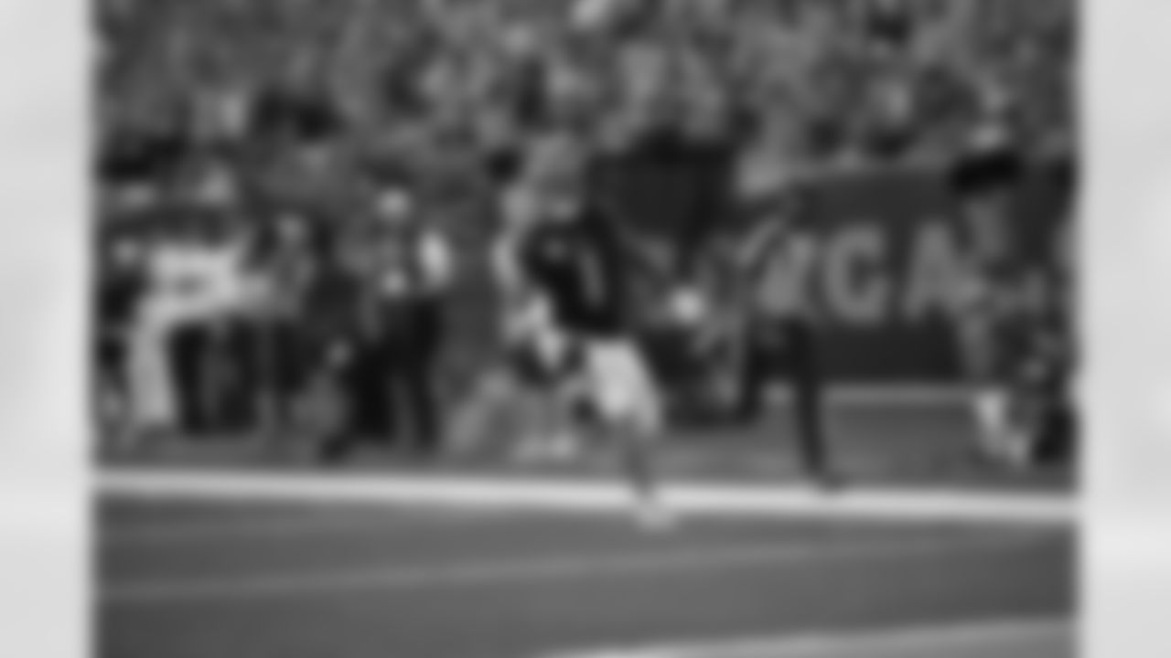 WR Ja'Marr Chase scores his second touchdown during Week 5 against the Detroit Lions, Sunday, Oct. 5, 2025.