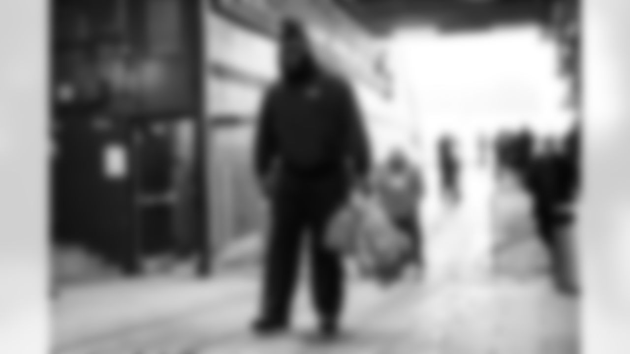 OT Amarius Mims arrives at Highmark Stadium ahead of Week 14 against the Buffalo Bills, Sunday, Dec. 7, 2025.