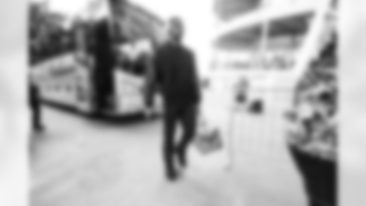 CB Dax Hill arrives at Hard Rock Stadium ahead of Week 16 against the Dolphins, Sunday, Dec. 21, 2025.