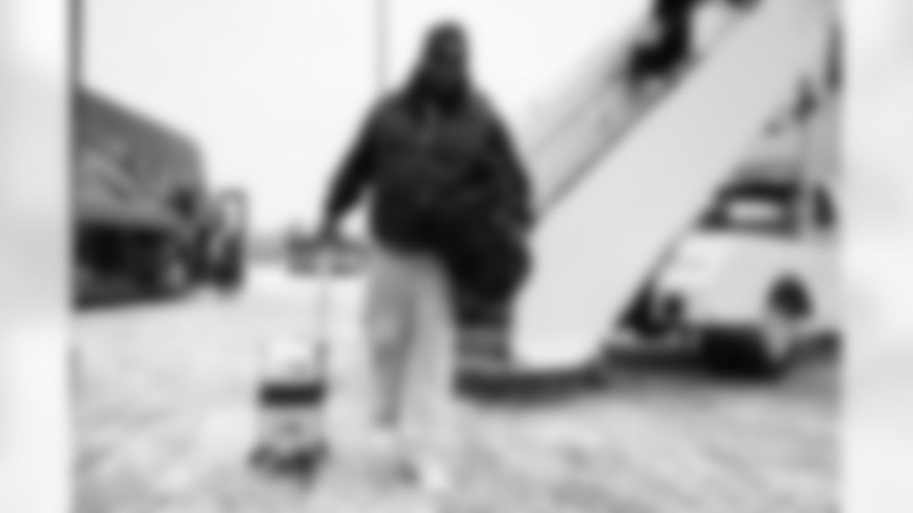 DT T.J. Slaton Jr. arrives in Buffalo ahead of Week 14 against the Bills, Saturday, Dec. 6, 2025.