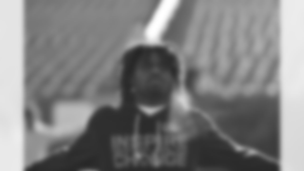 DE Shemar Stewart ahead of Week 18 against the Cleveland Browns, Sunday, Jan. 4, 2026.